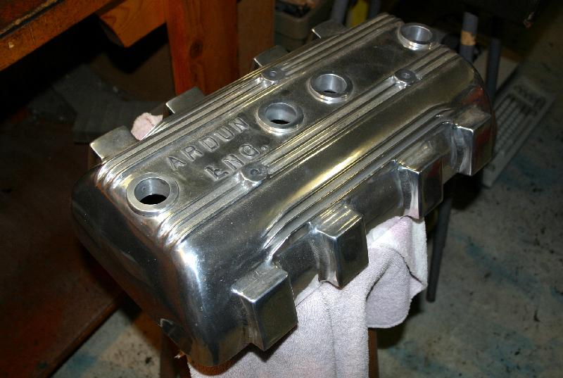 Modified Ardun valve cover for custom Hemi 4 banger