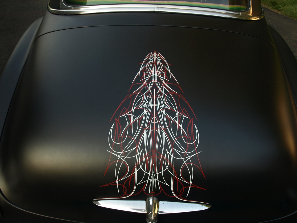 Pinstriping art, thin lines in "one shot"