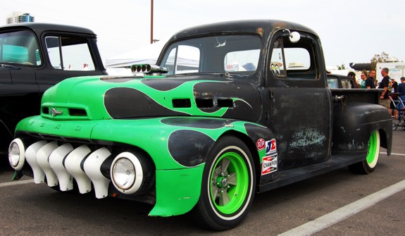 This year at VLV was all about cars for me the amount of rockabilly music