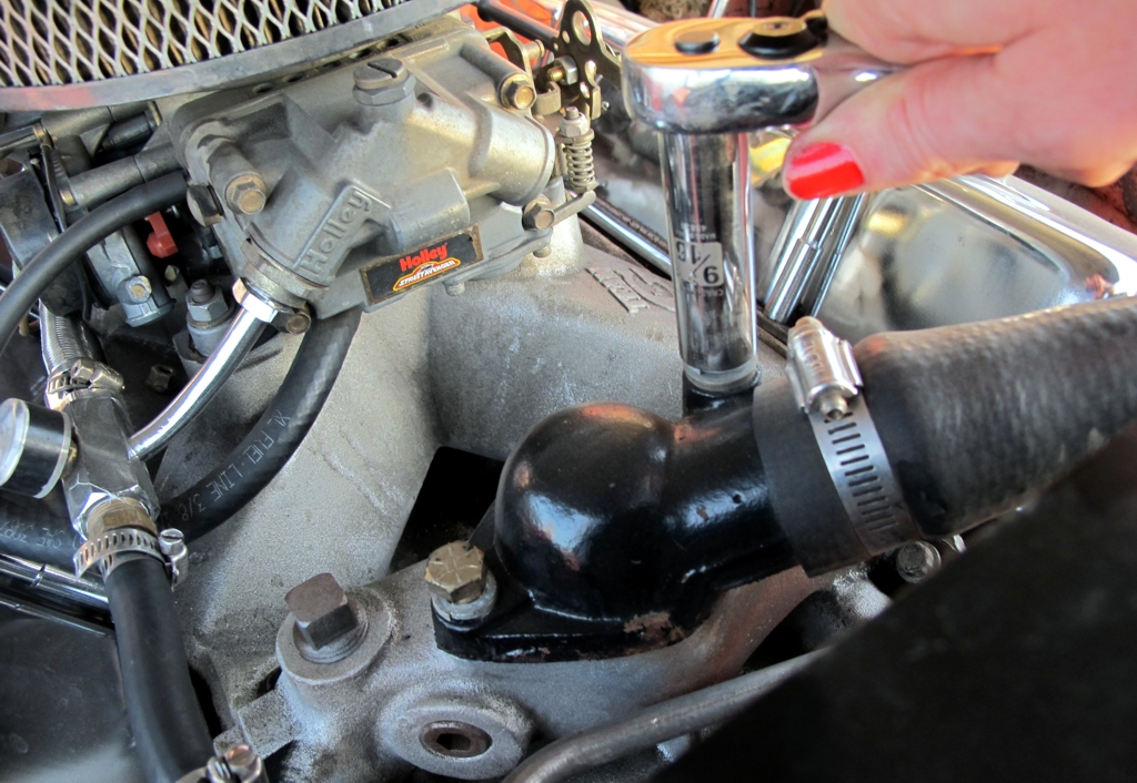 How-to change a car thermostat, overheating problems, how-to fix overheating, chevy overheating