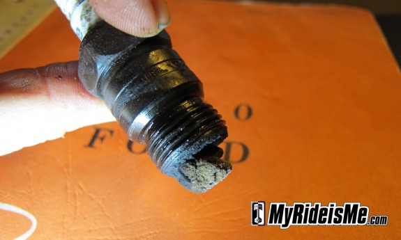 how to read spark plugs, fouled plug, ford falcon