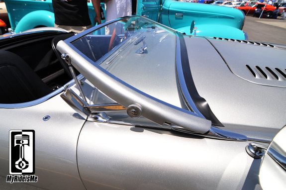 swept back windshield, austin healy,2013 LA Roadster Show