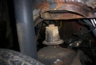 A common fualt on 50 year old benz's is the failure of the two front suspension bushs and this is typical.