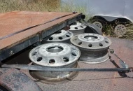 22.5 ALCOA semi truck wheels,need wheel adapters to use them