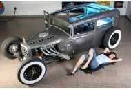 Nikki Dodge Hot Rod pinup model Nikki Dodge